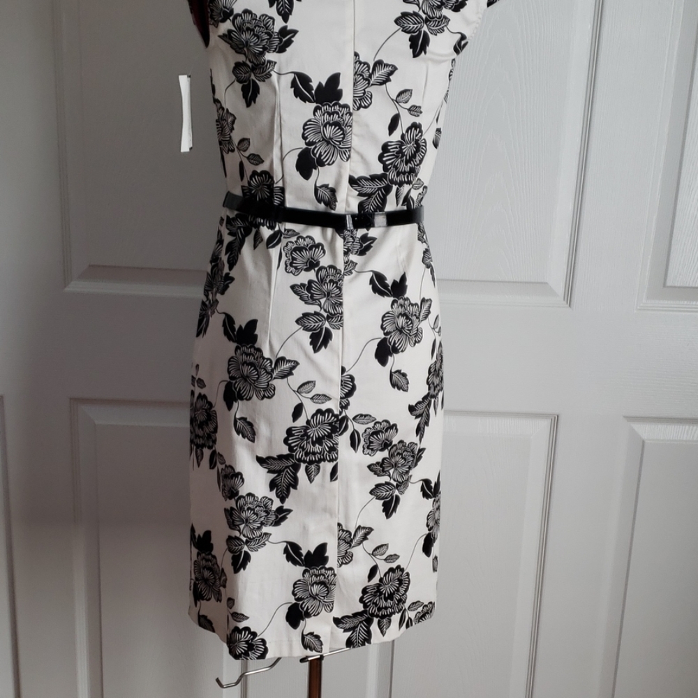 Dress - Picture 3 of 4